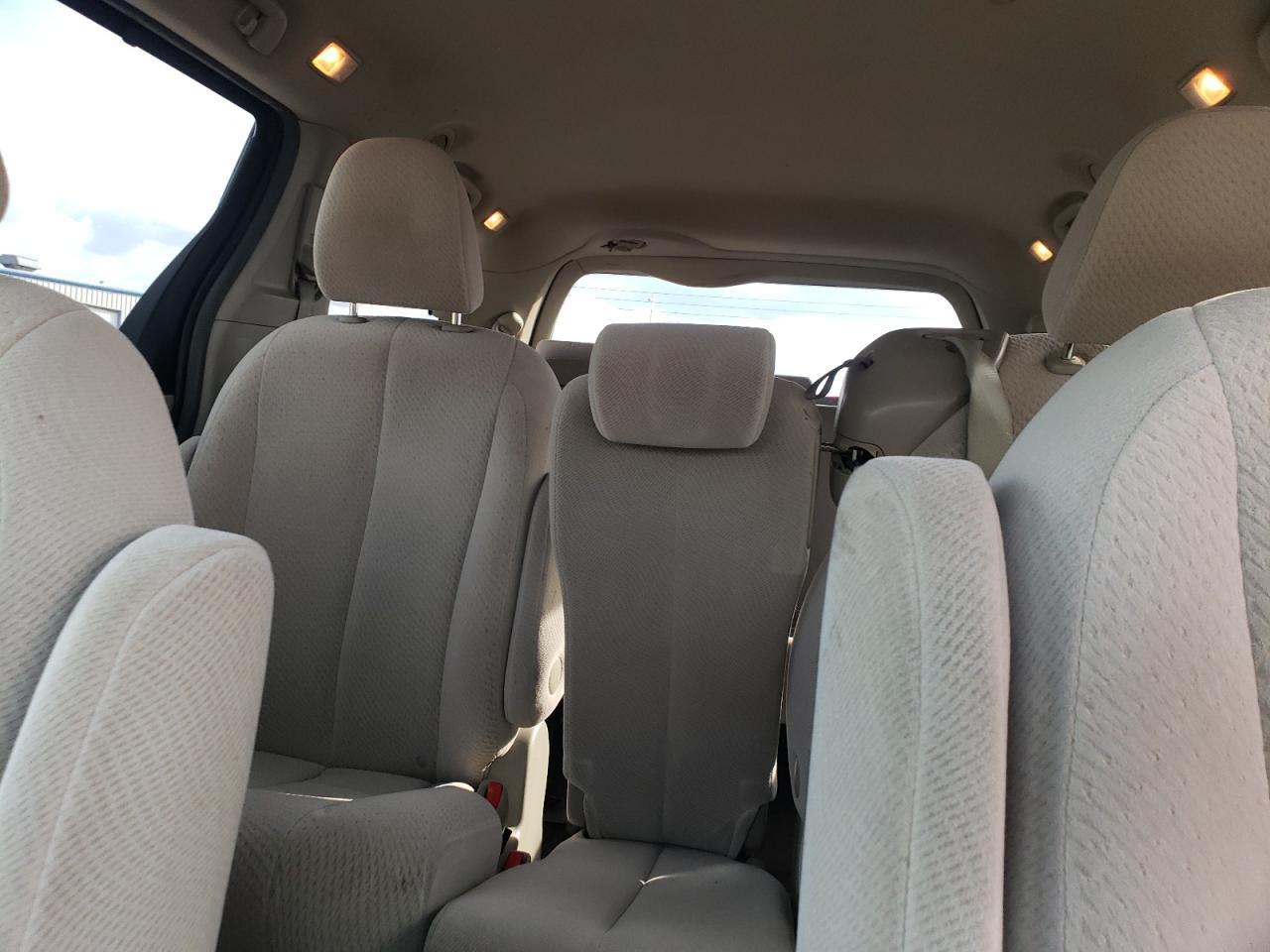 2012 TOYOTA SIENNA