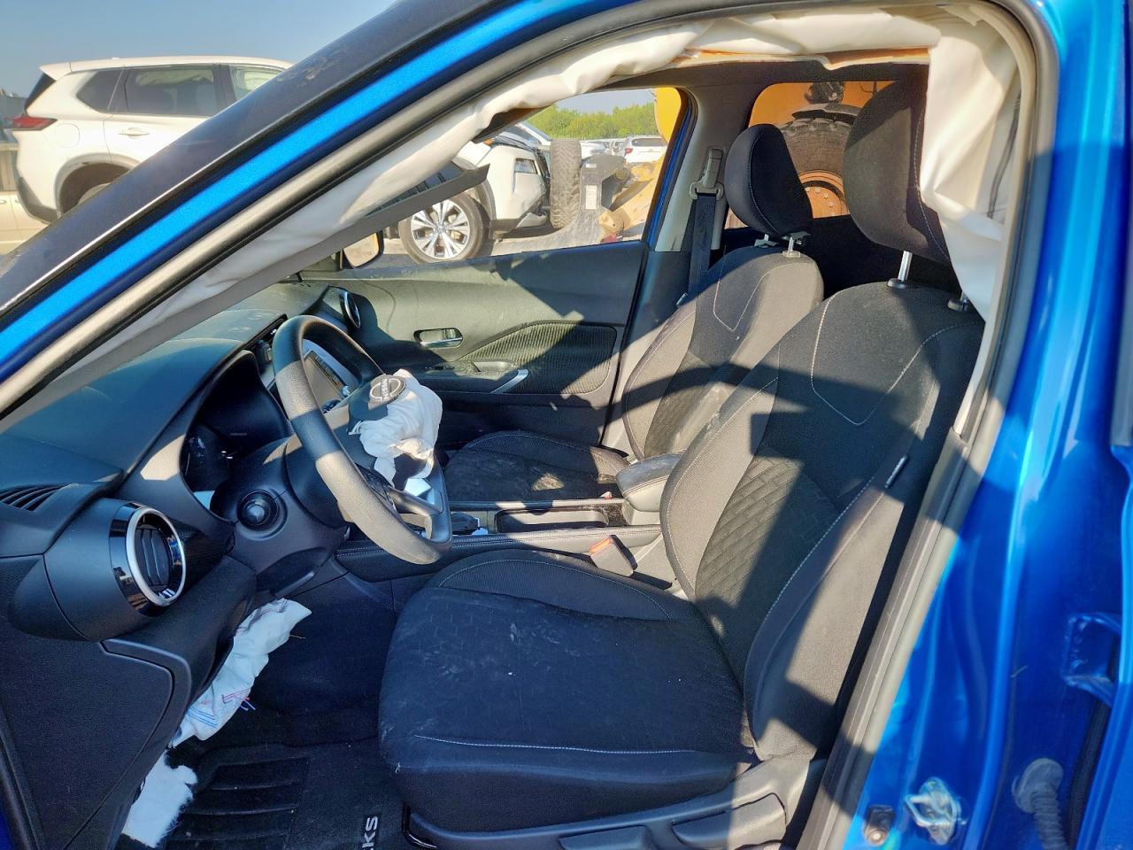 2024 NISSAN KICKS