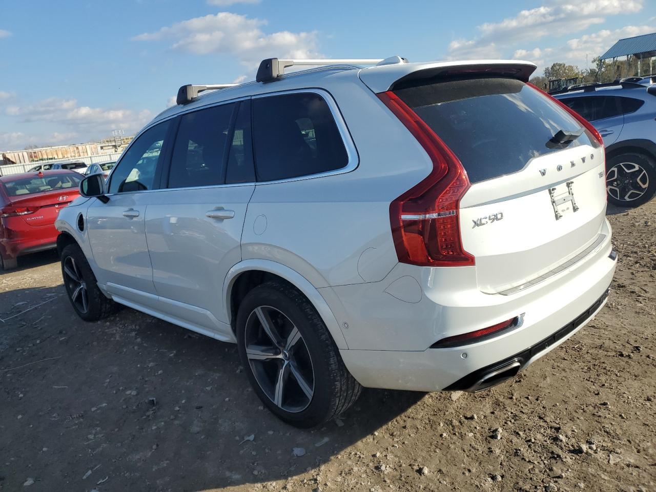 2017 VOLVO XC90