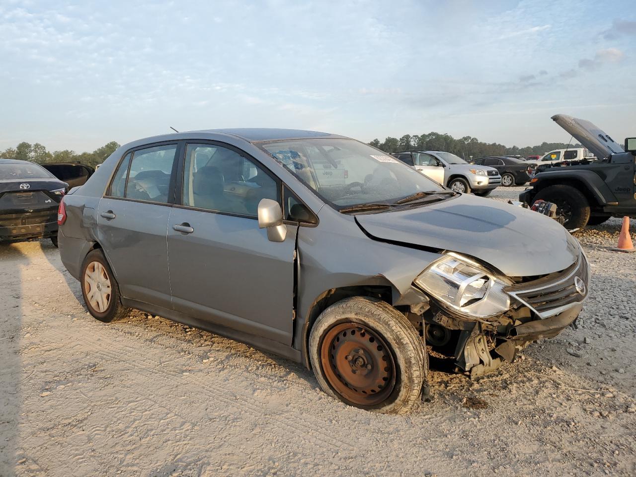 2010 NISSAN VERSA