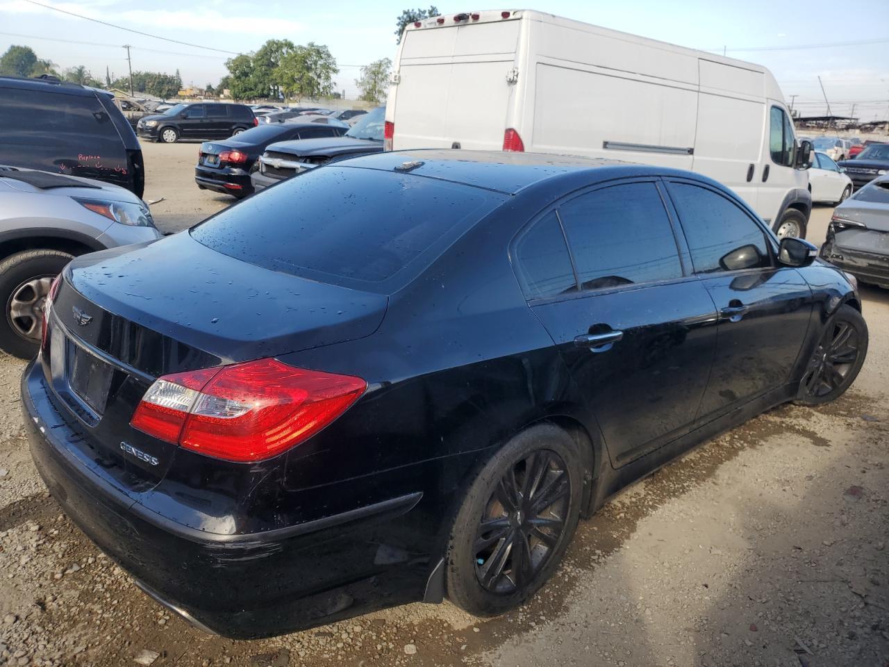 2013 HYUNDAI GENESIS