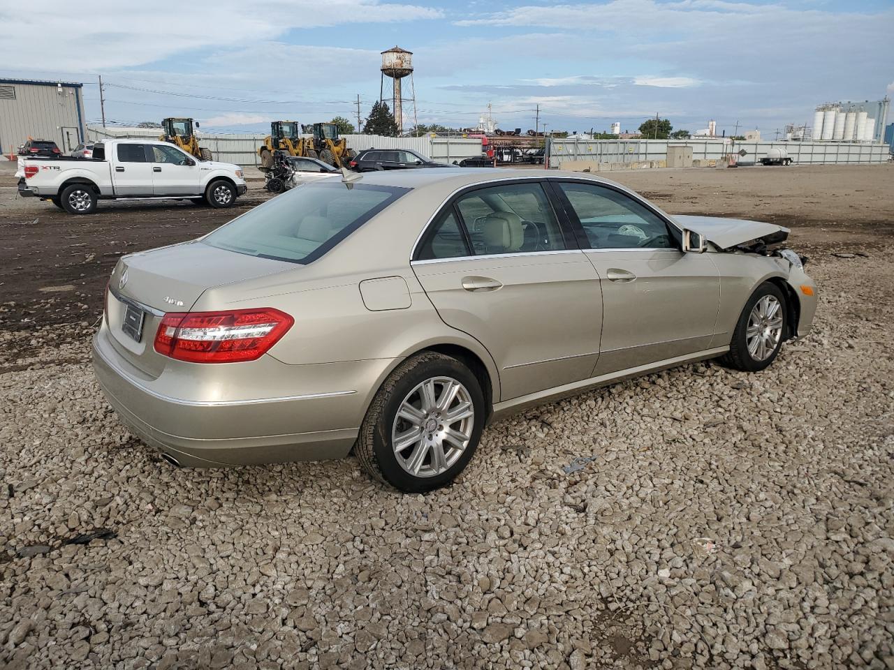 2013 MERCEDES-BENZ E-Class