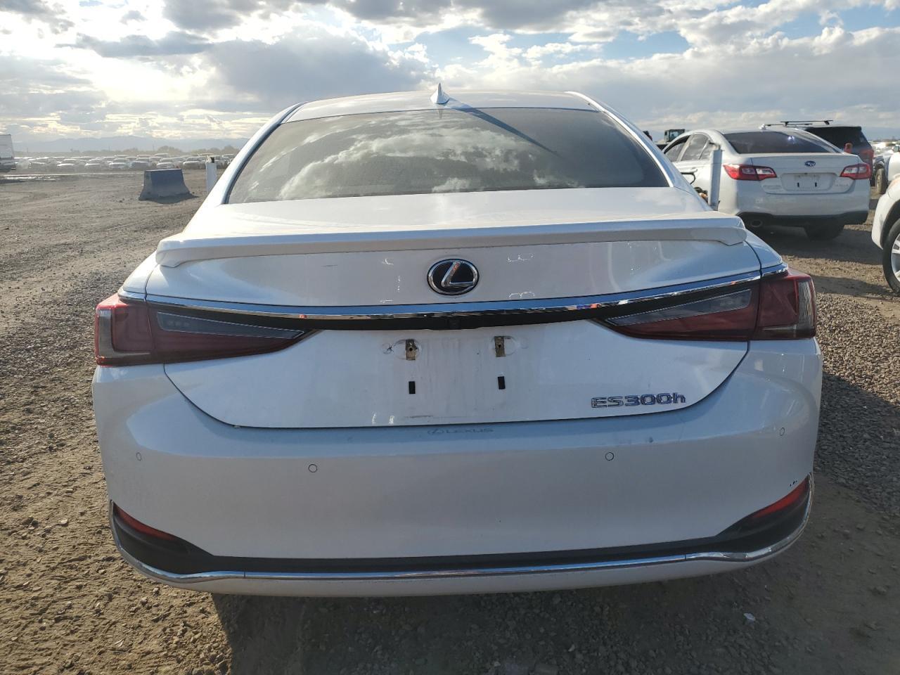 2019 LEXUS ES 300H