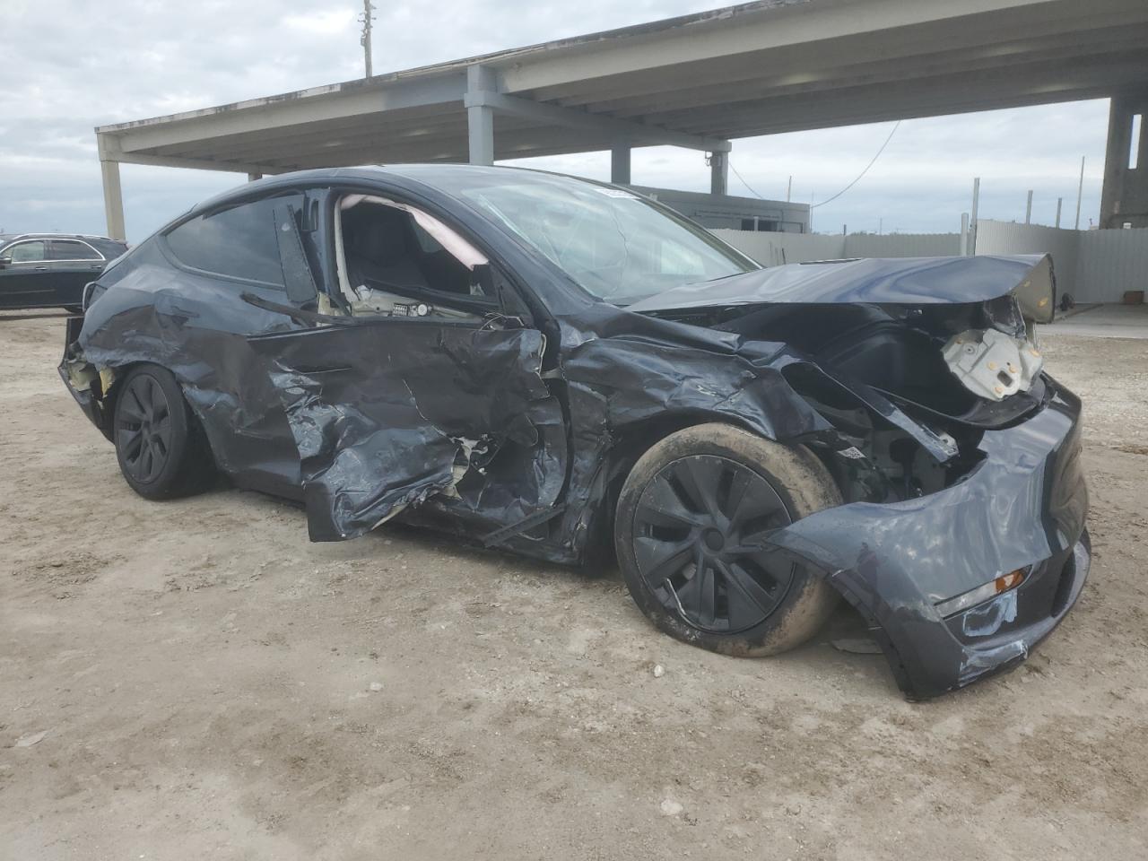 2025 TESLA MODEL Y