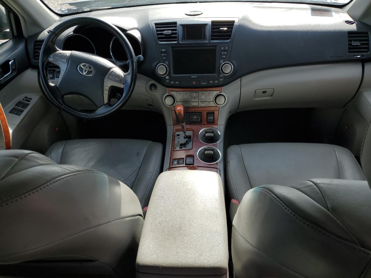 2010 TOYOTA HIGHLANDER