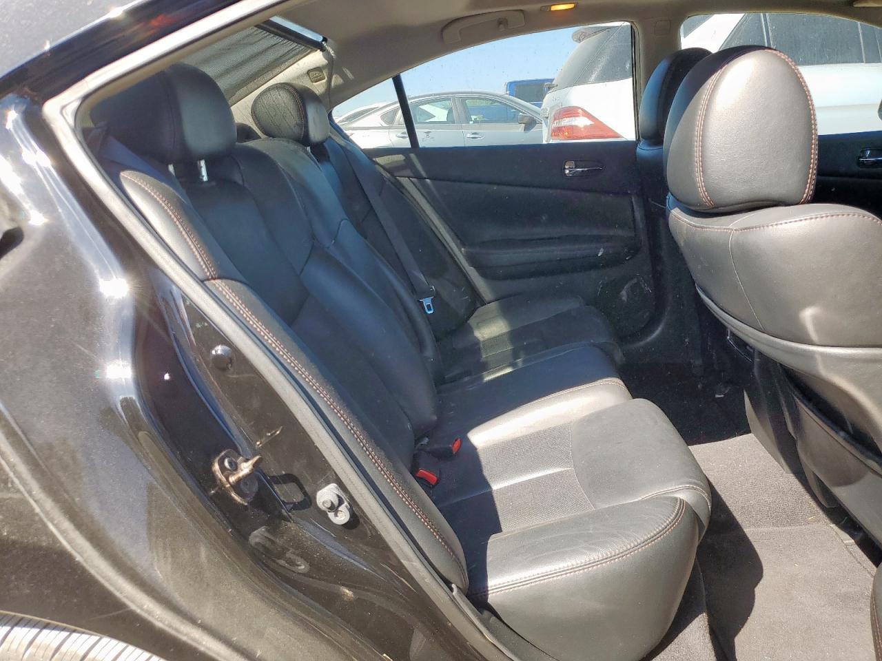 2010 NISSAN Maxima