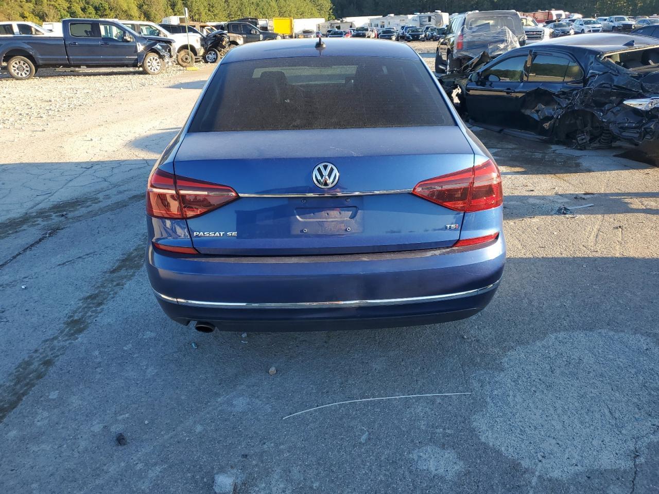 2017 VOLKSWAGEN Passat
