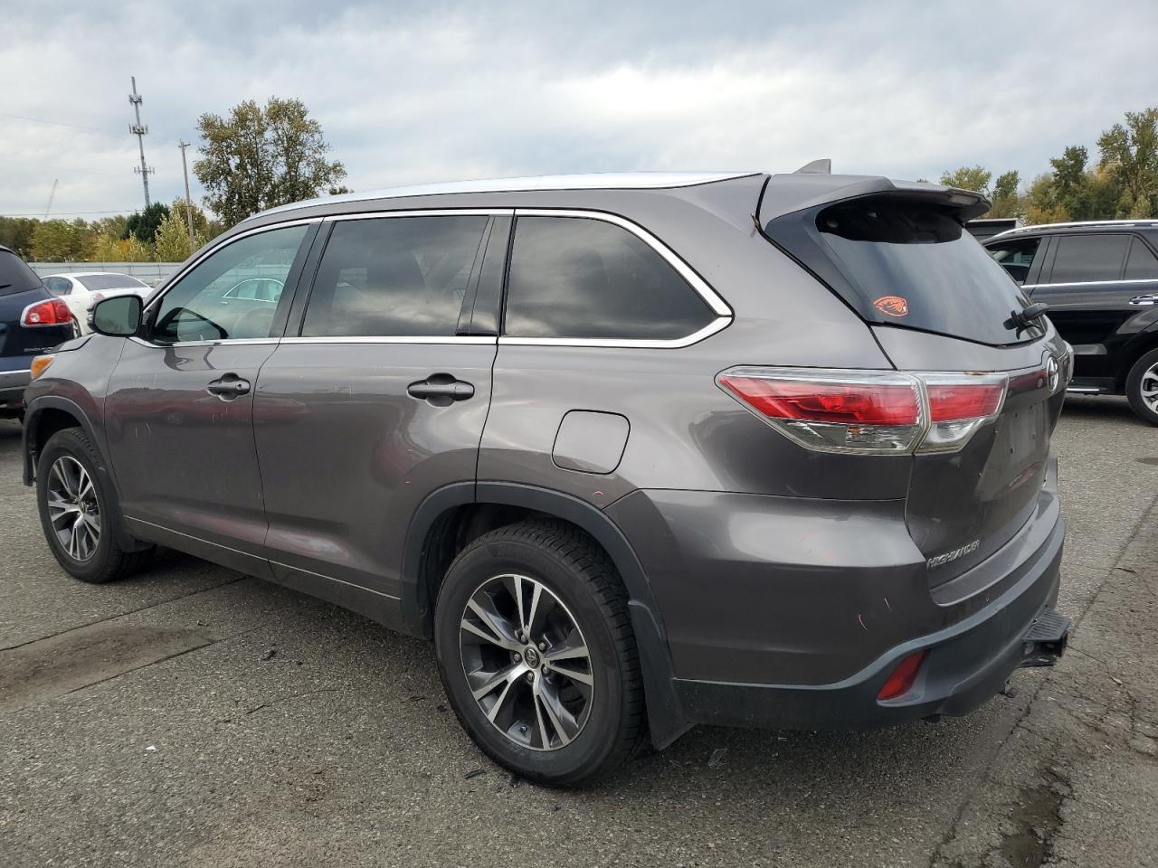 2016 TOYOTA HIGHLANDER