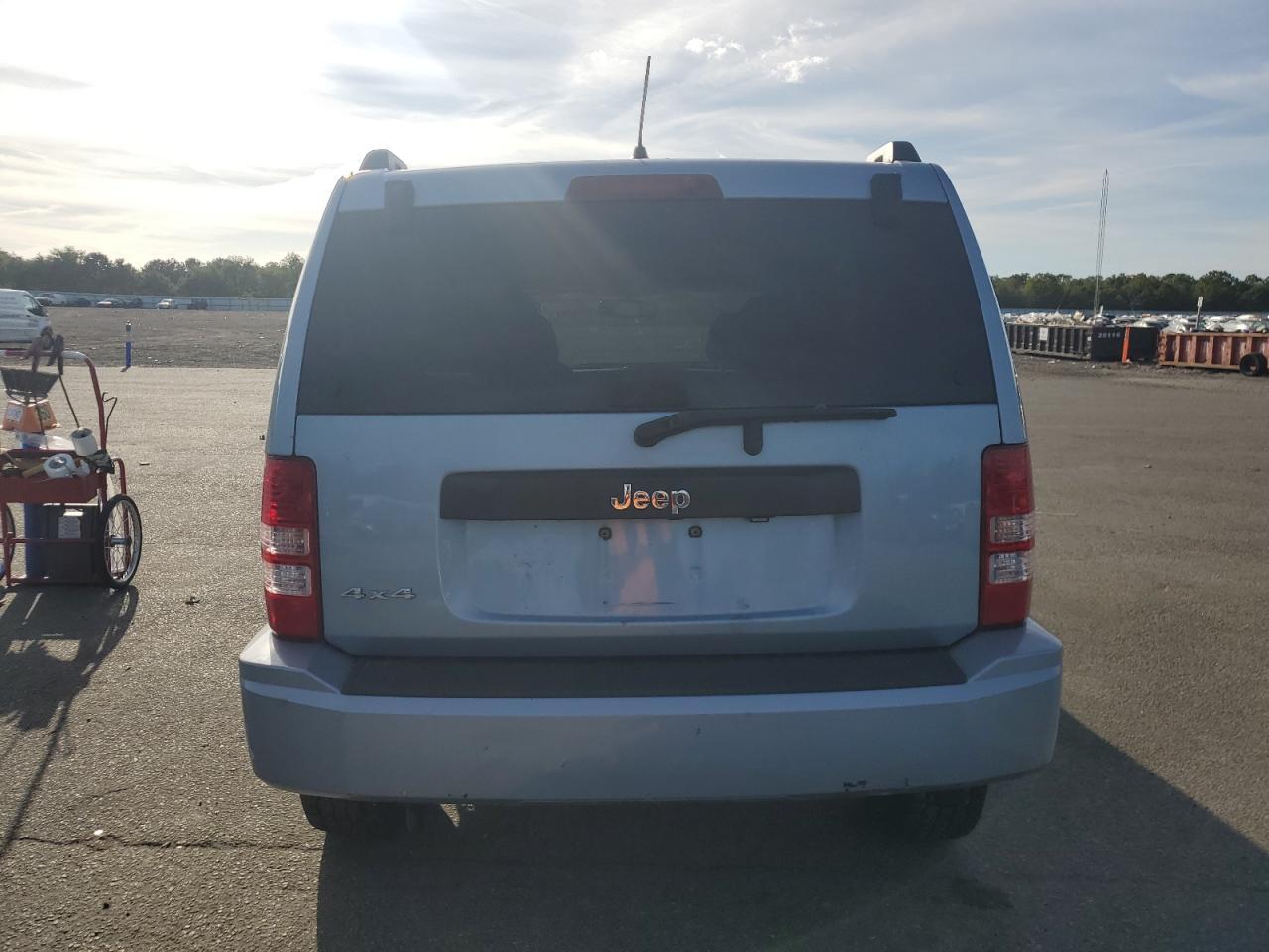 2012 JEEP Liberty