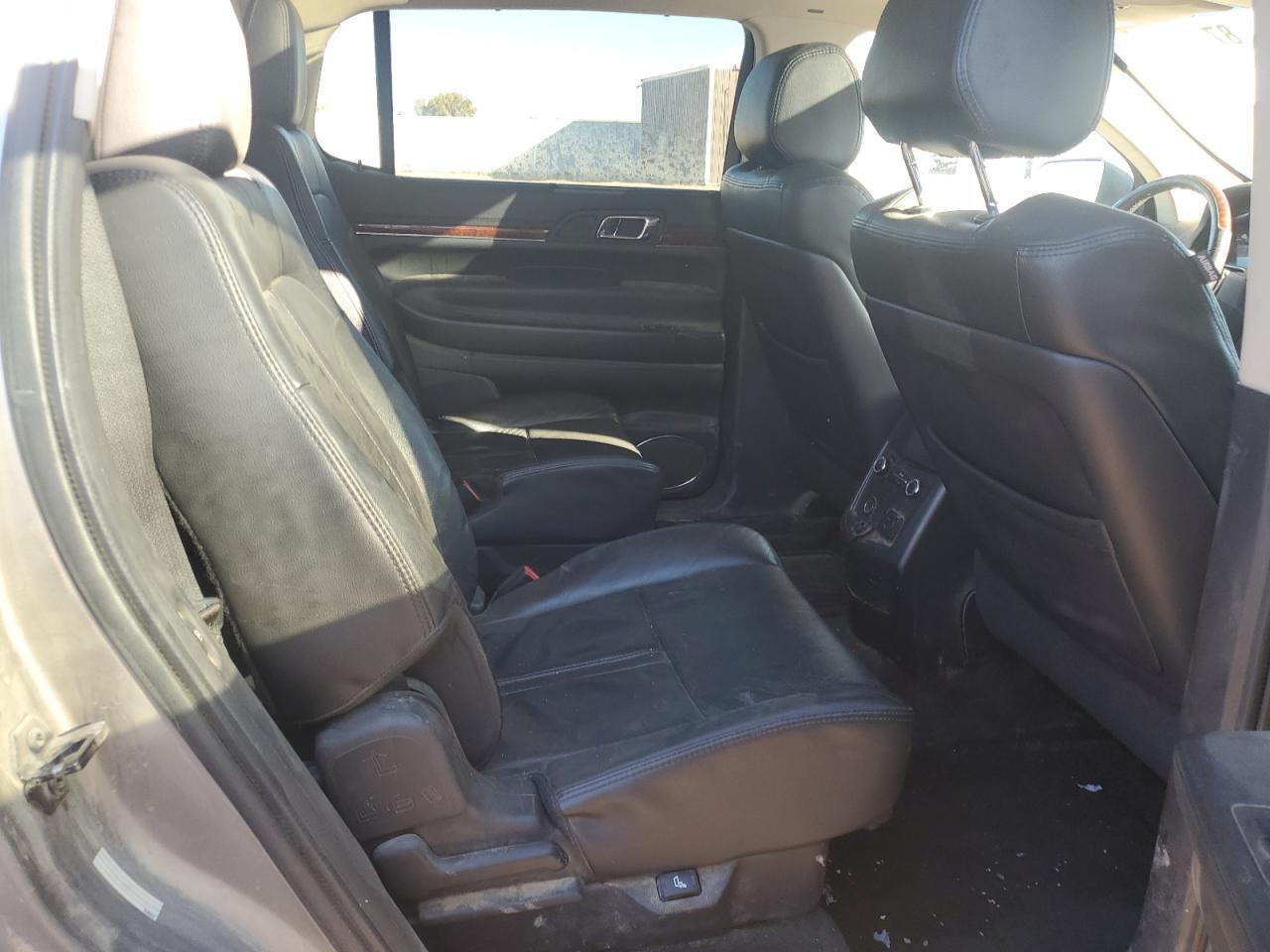 2015 LINCOLN MKT