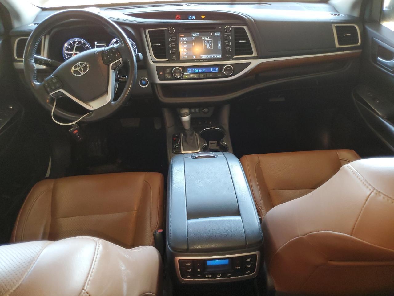 2017 TOYOTA HIGHLANDER