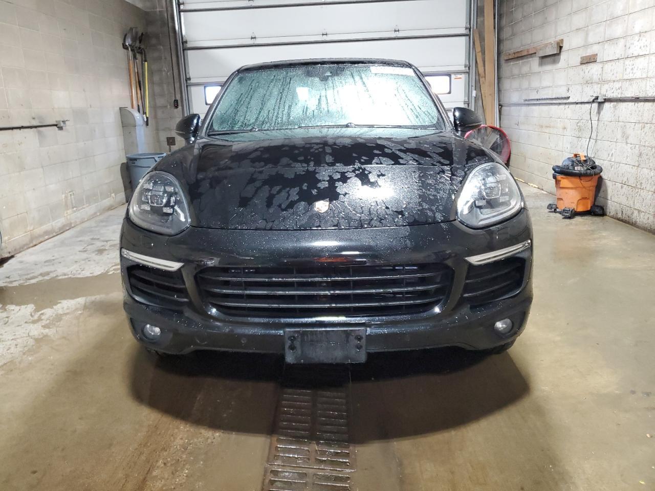 2017 PORSCHE CAYENNE