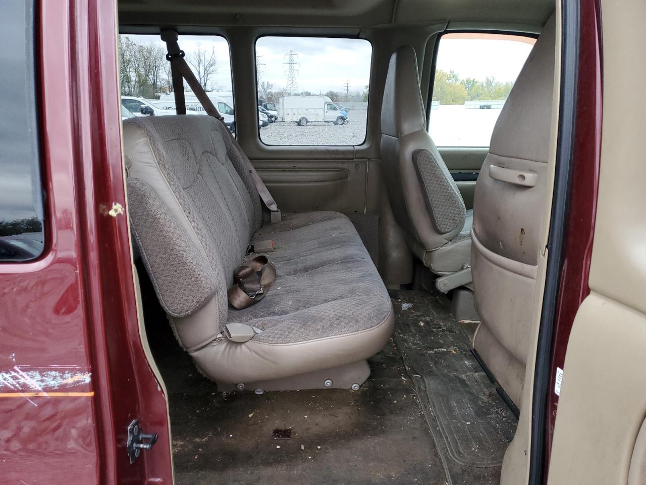 2000 CHEVROLET Express 3500