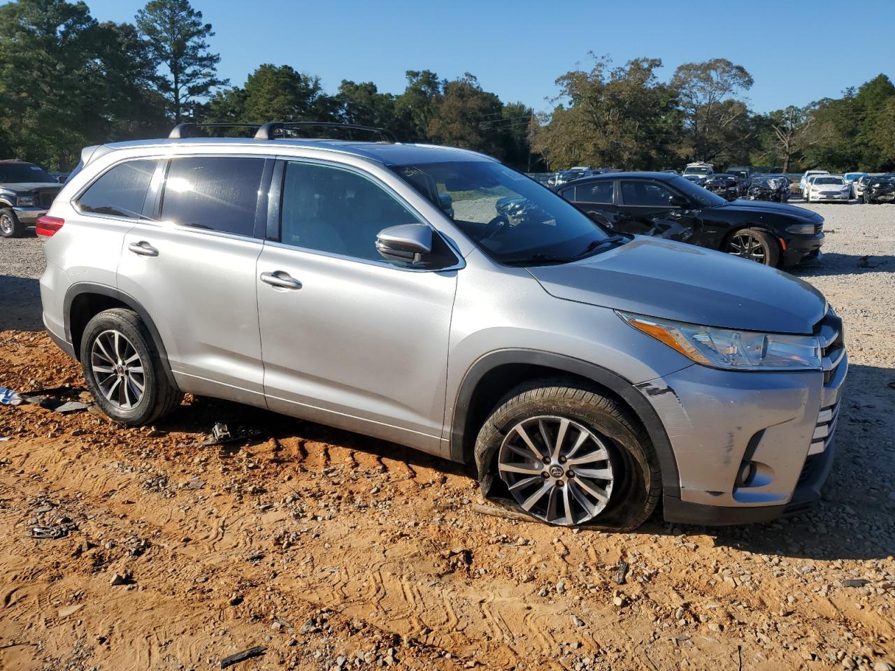 2017 TOYOTA HIGHLANDER