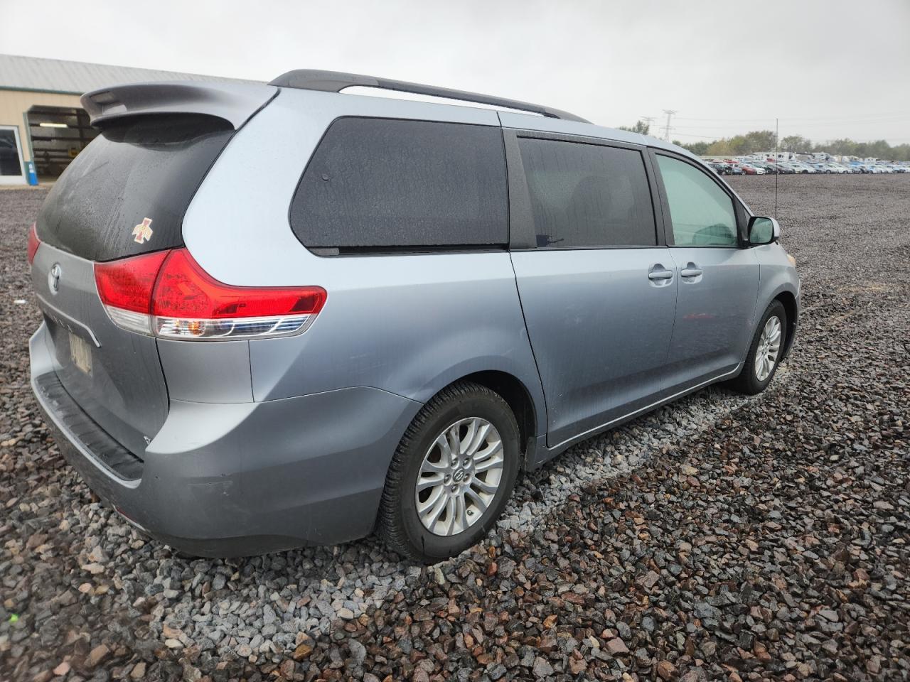 2014 TOYOTA SIENNA