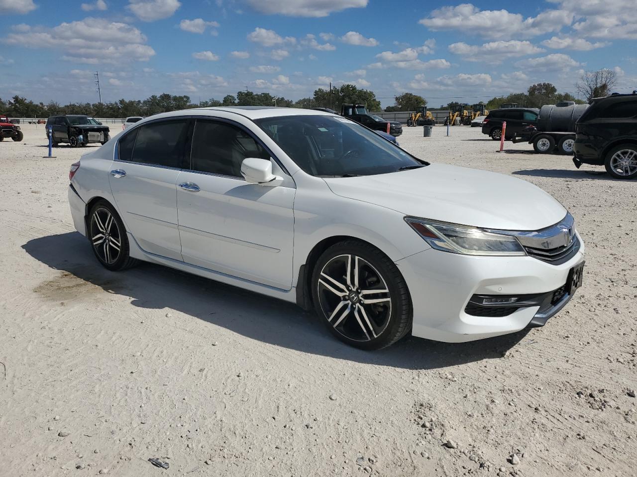 2017 HONDA ACCORD