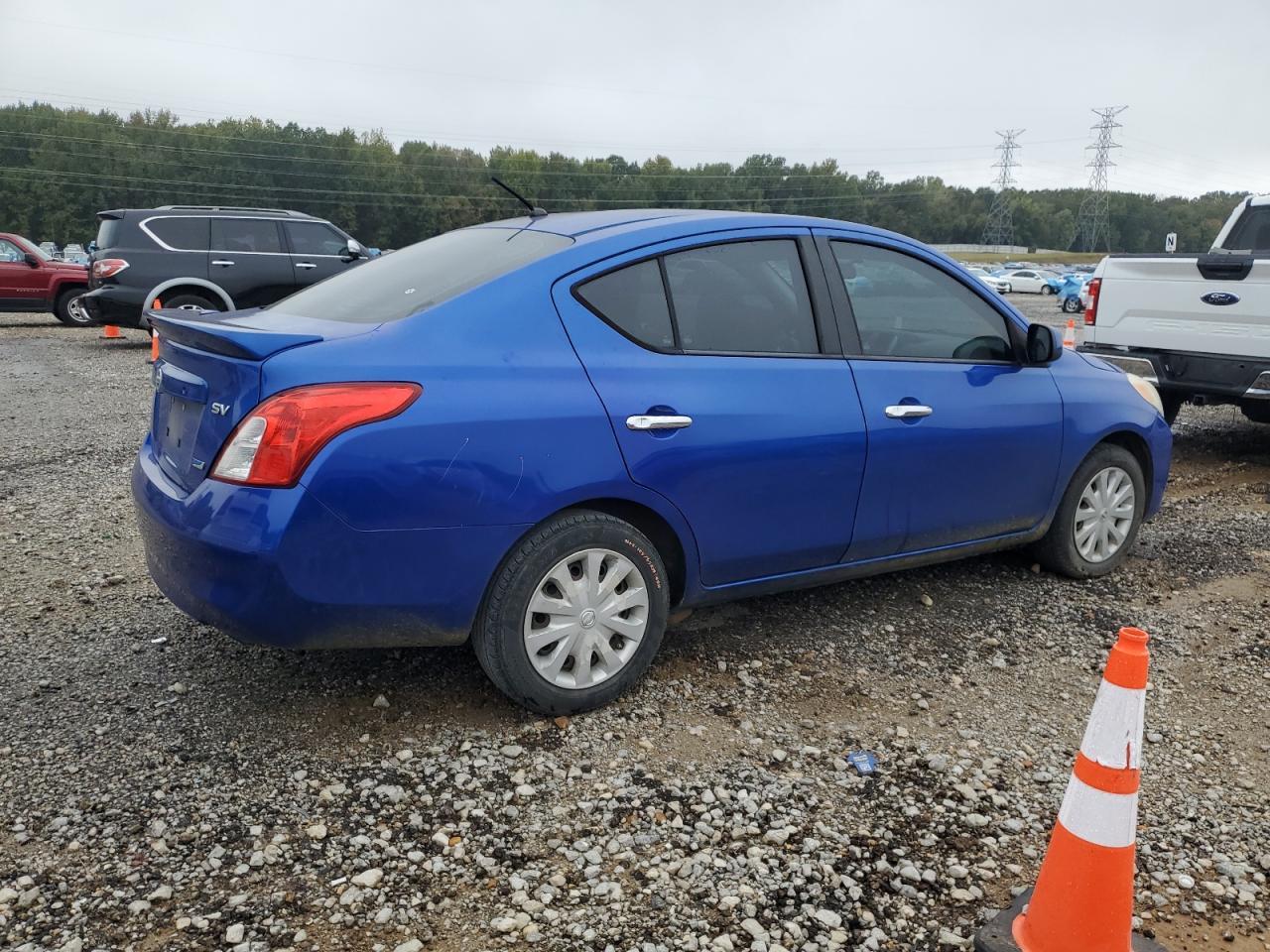 2013 NISSAN VERSA