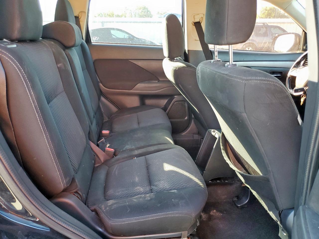 2016 MITSUBISHI outlander