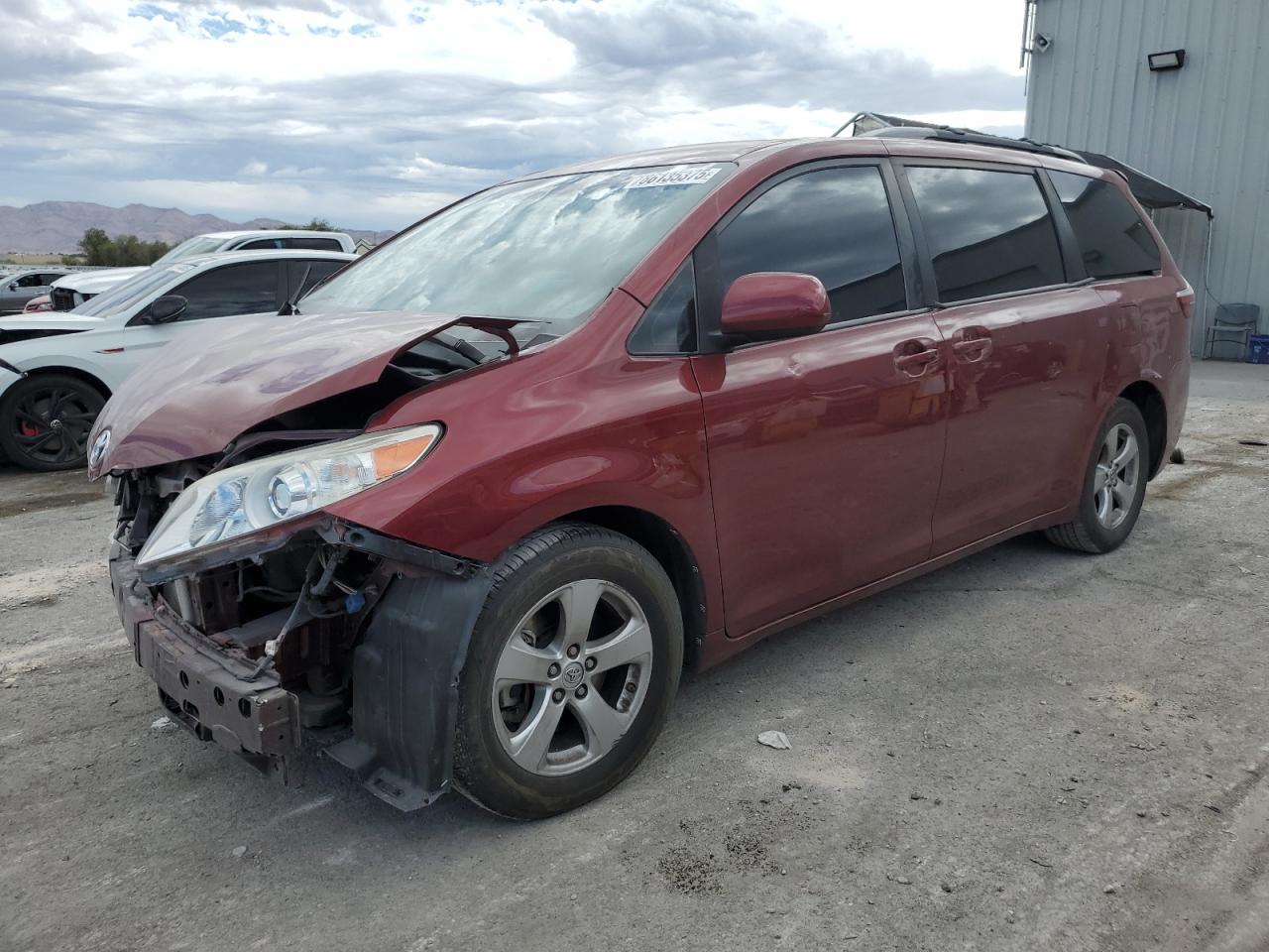 2015 TOYOTA SIENNA