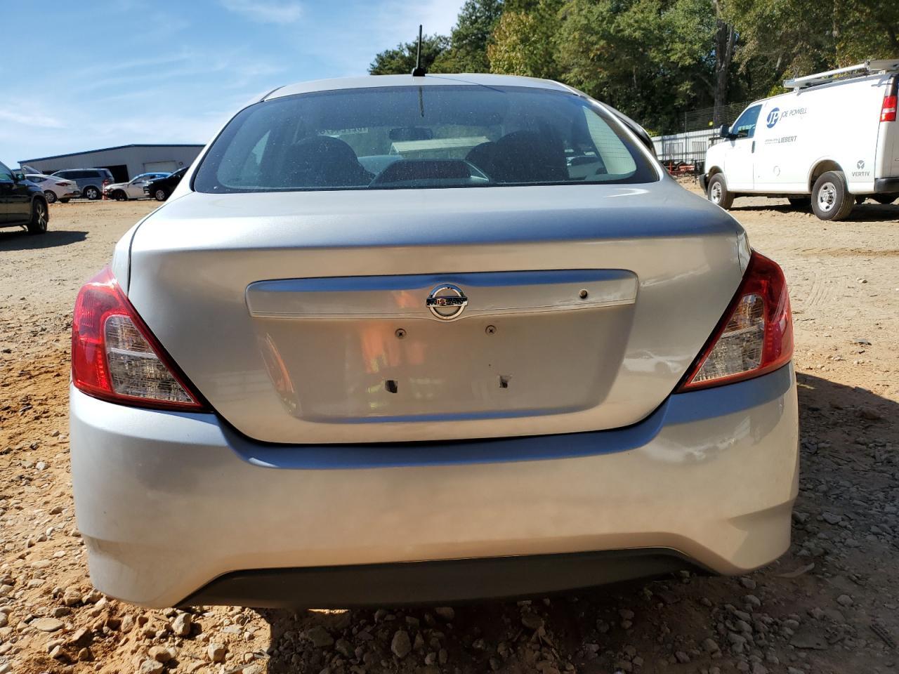 2016 NISSAN VERSA