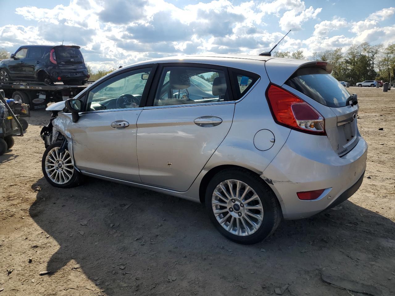 2016 FORD Fiesta