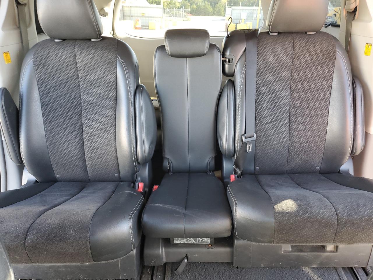 2012 TOYOTA SIENNA