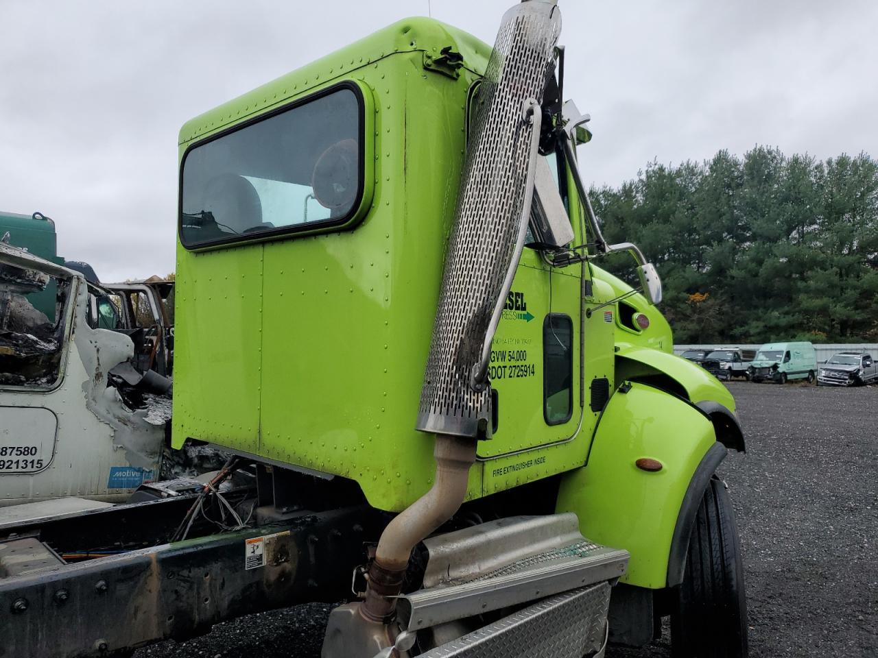 2022 PETERBILT 348