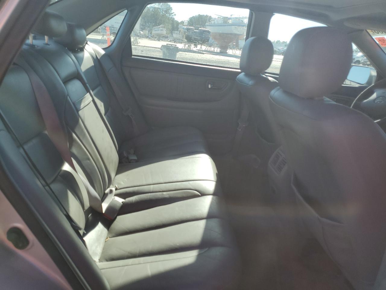 2002 TOYOTA Avalon