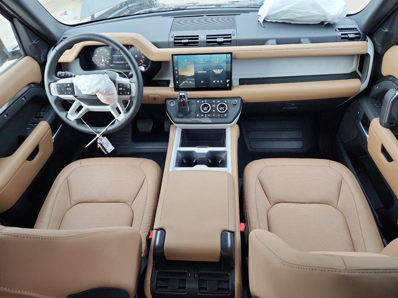 2025 LAND ROVER Defender