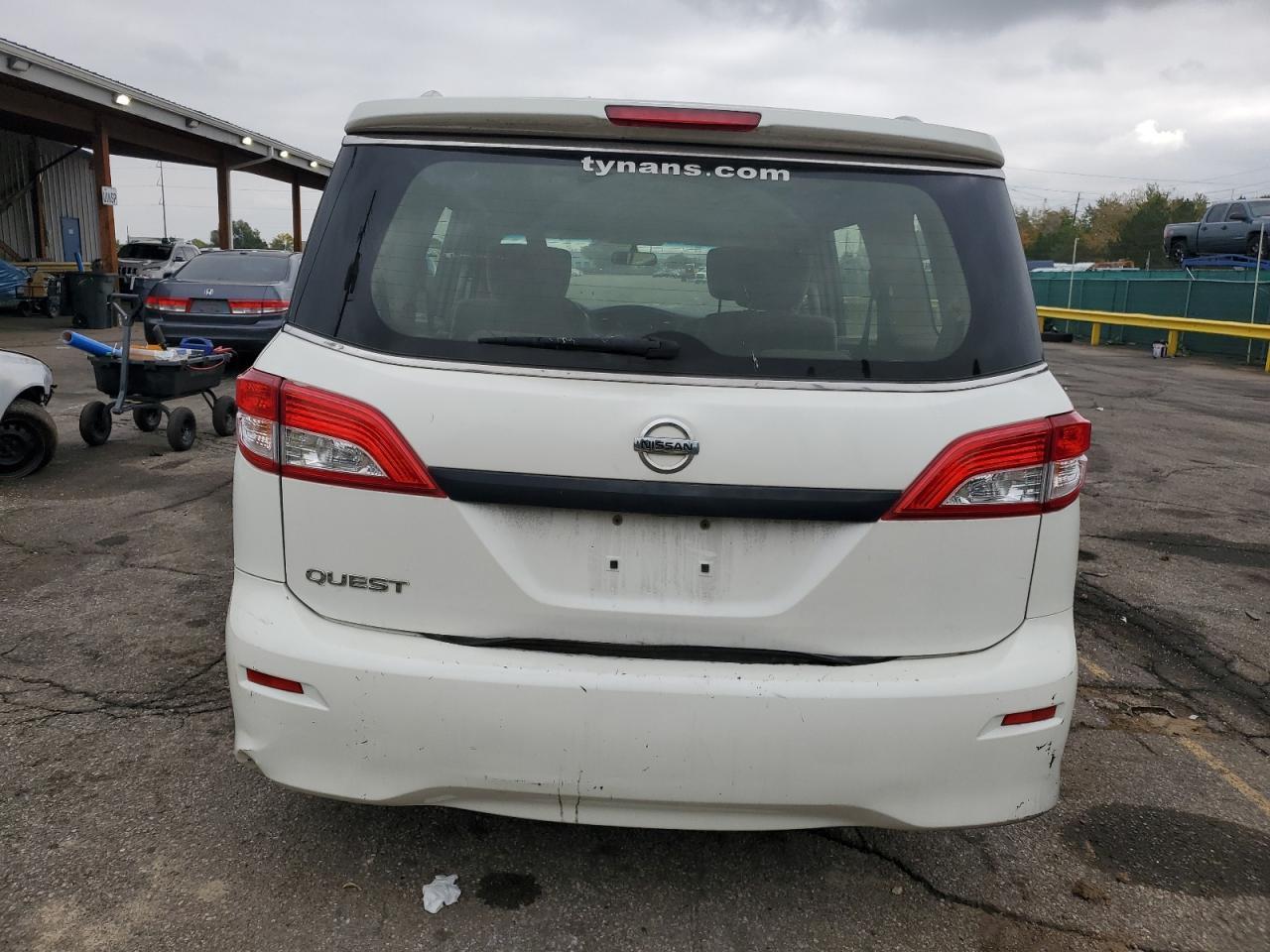 2015 NISSAN Quest