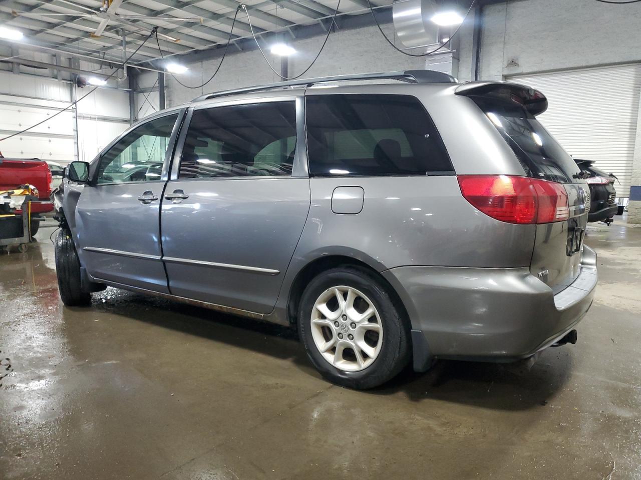2005 TOYOTA SIENNA