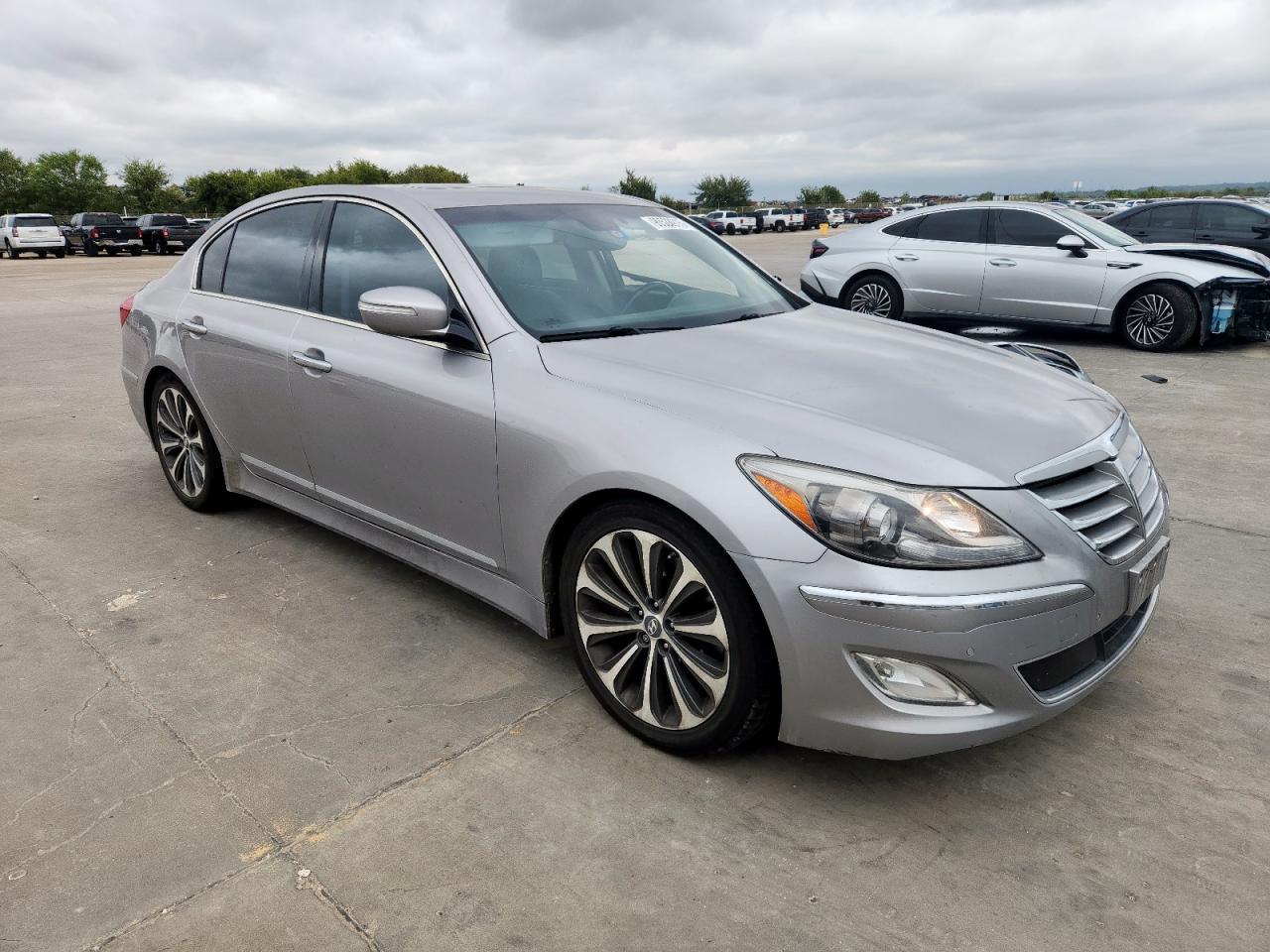 2012 HYUNDAI GENESIS