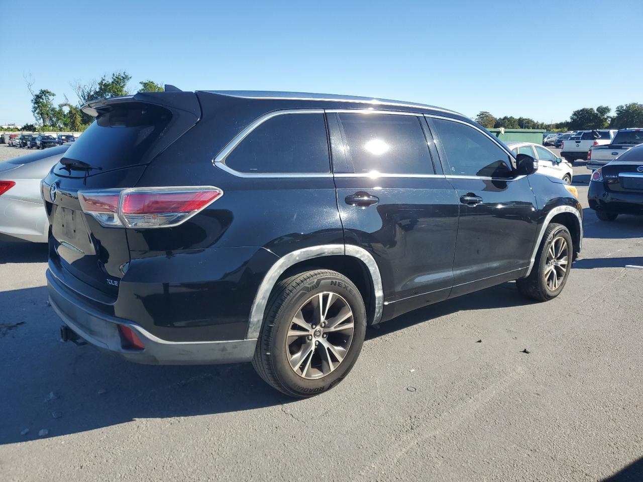 2016 TOYOTA HIGHLANDER