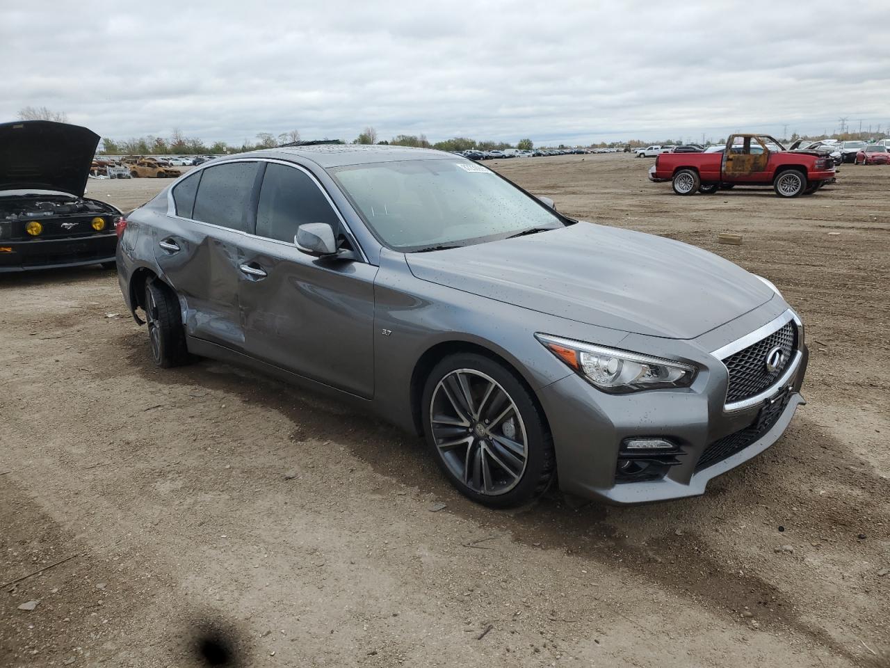 2015 INFINITI Q50