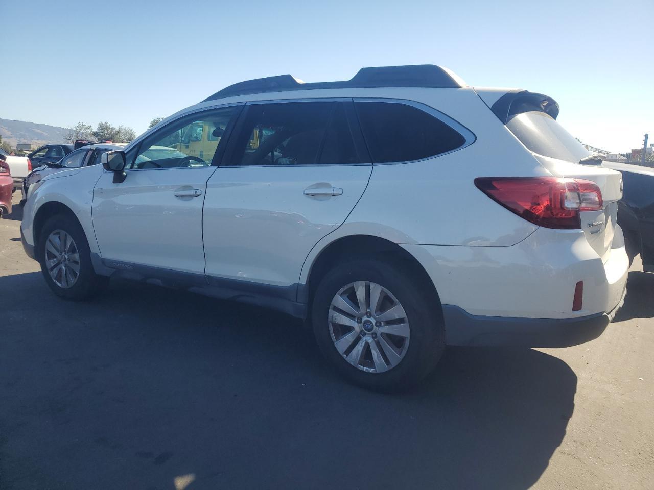 2015 SUBARU Outback