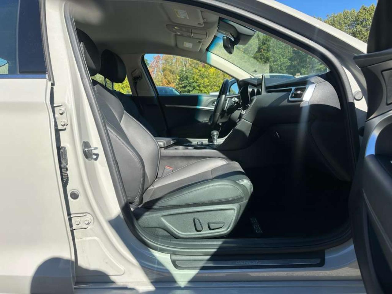 2025 GENESIS G70