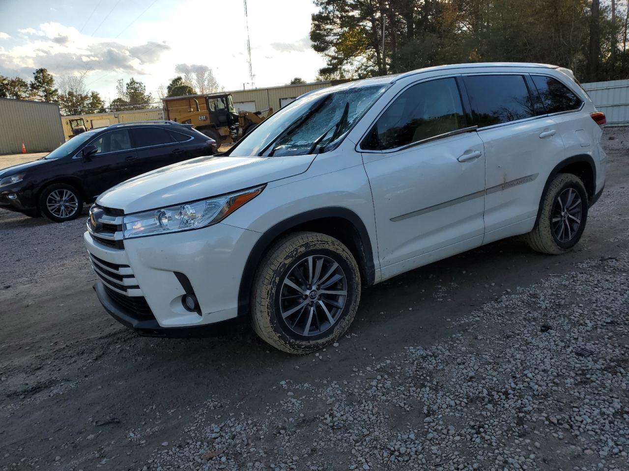 2018 TOYOTA HIGHLANDER