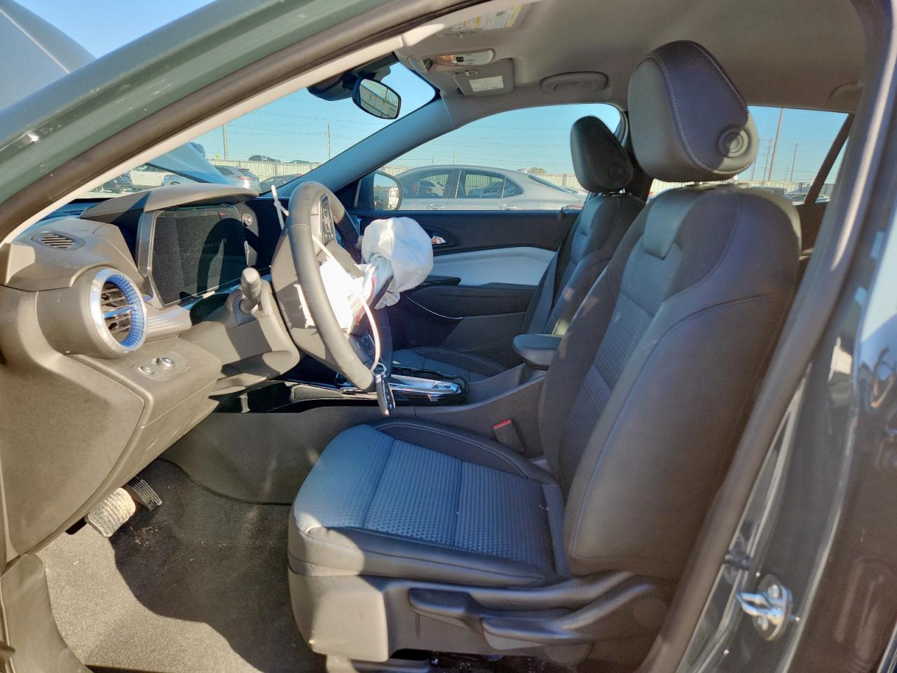 2025 CHEVROLET TRAX