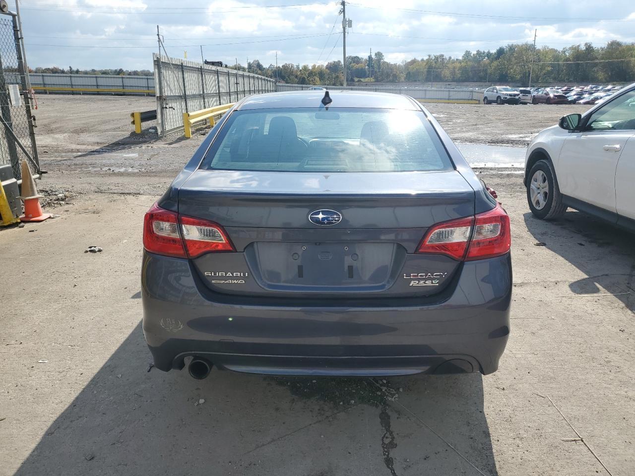 2016 SUBARU Legacy