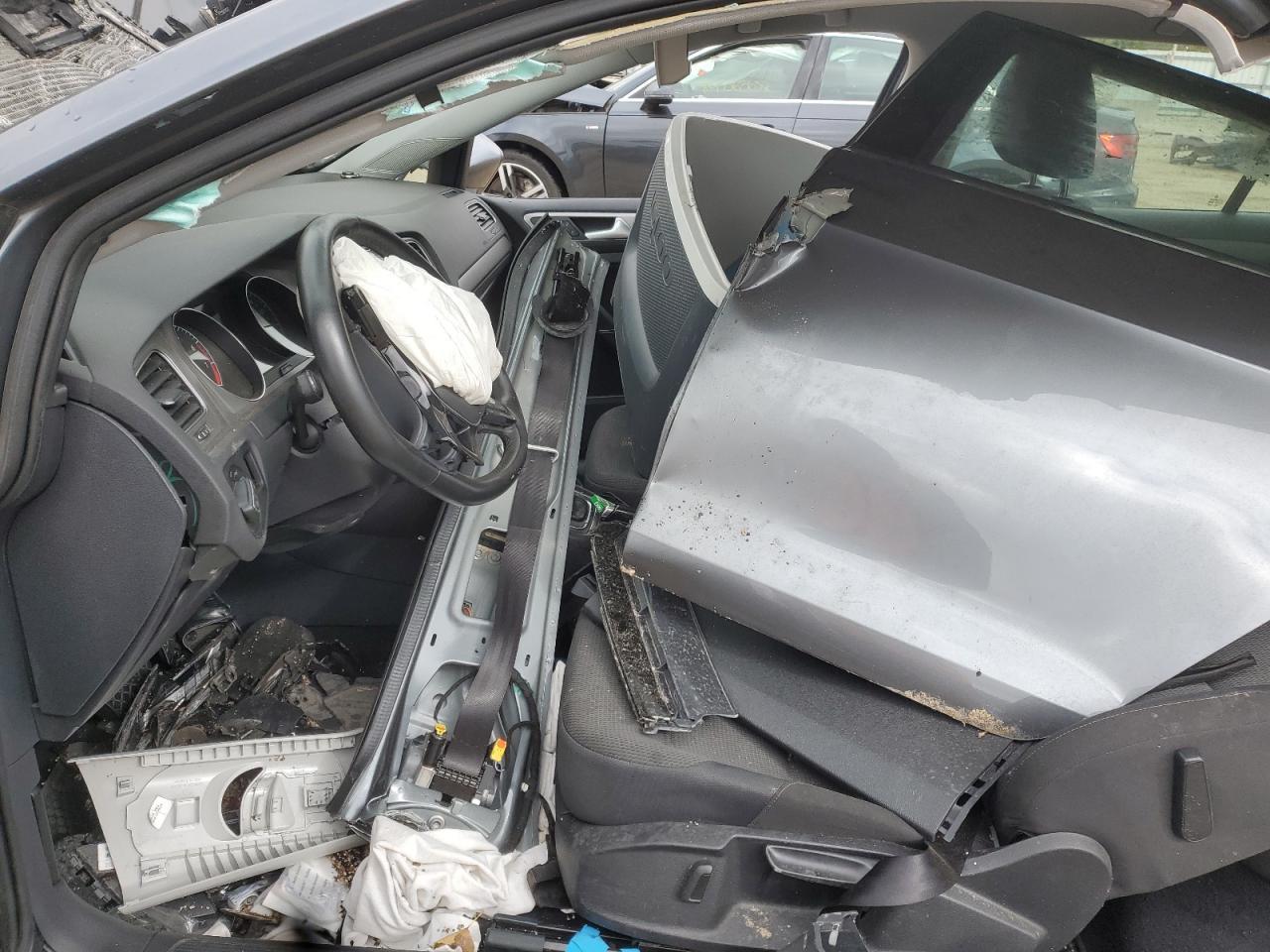 2016 VOLKSWAGEN GOLF
