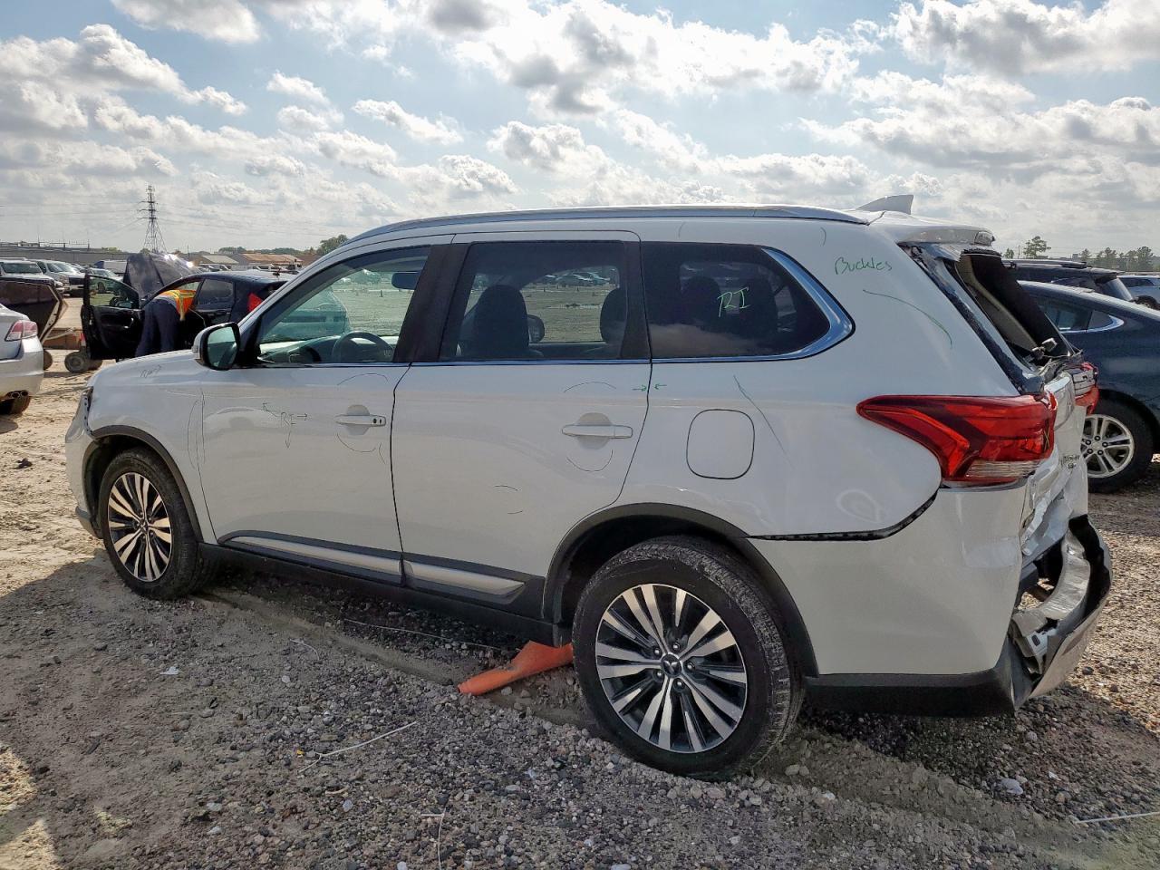 2019 MITSUBISHI outlander