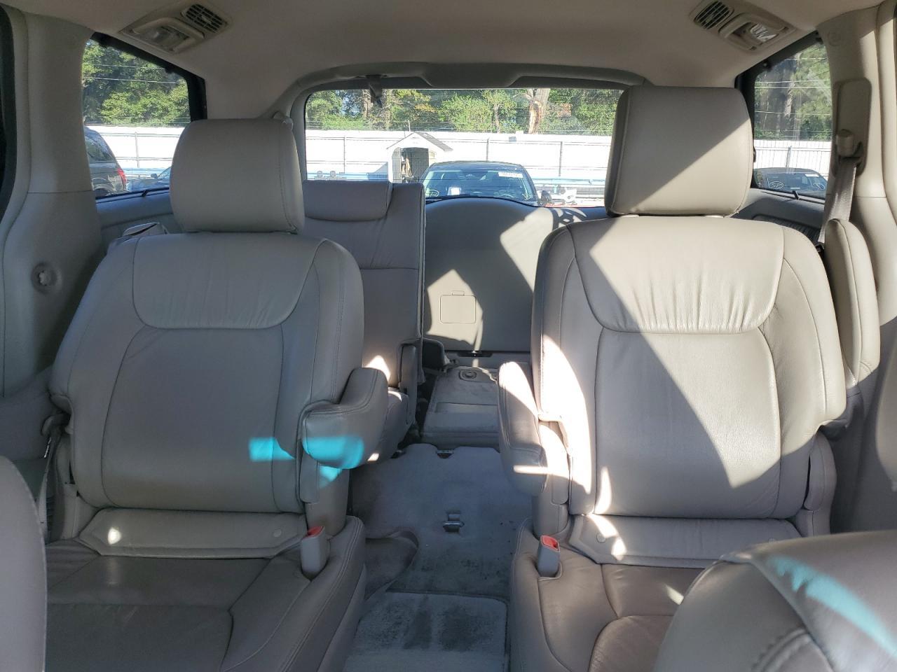 2010 TOYOTA SIENNA