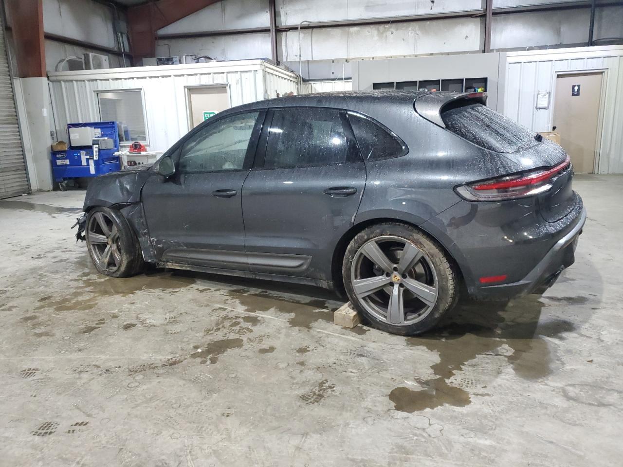 2023 PORSCHE Macan