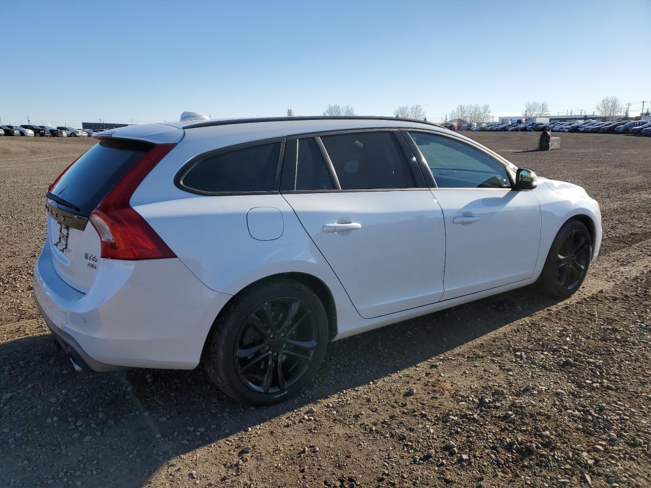 2018 VOLVO V60