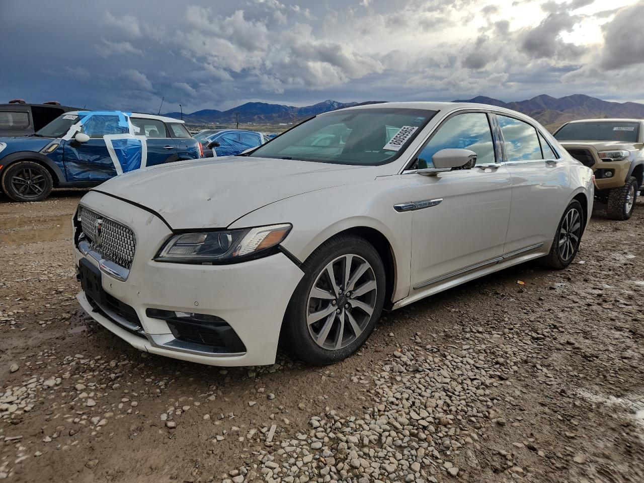 2017 LINCOLN Continental