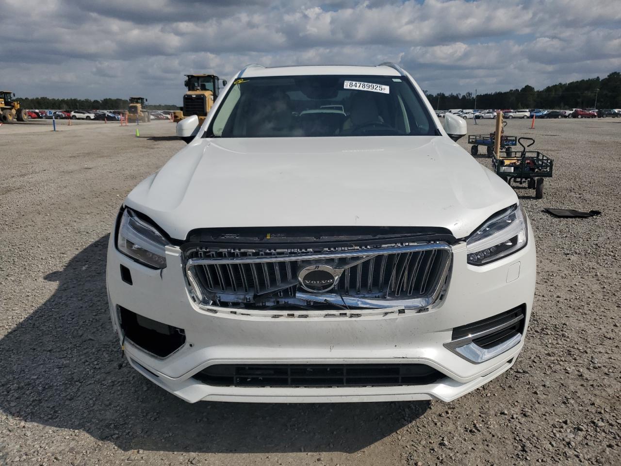 2022 VOLVO XC90