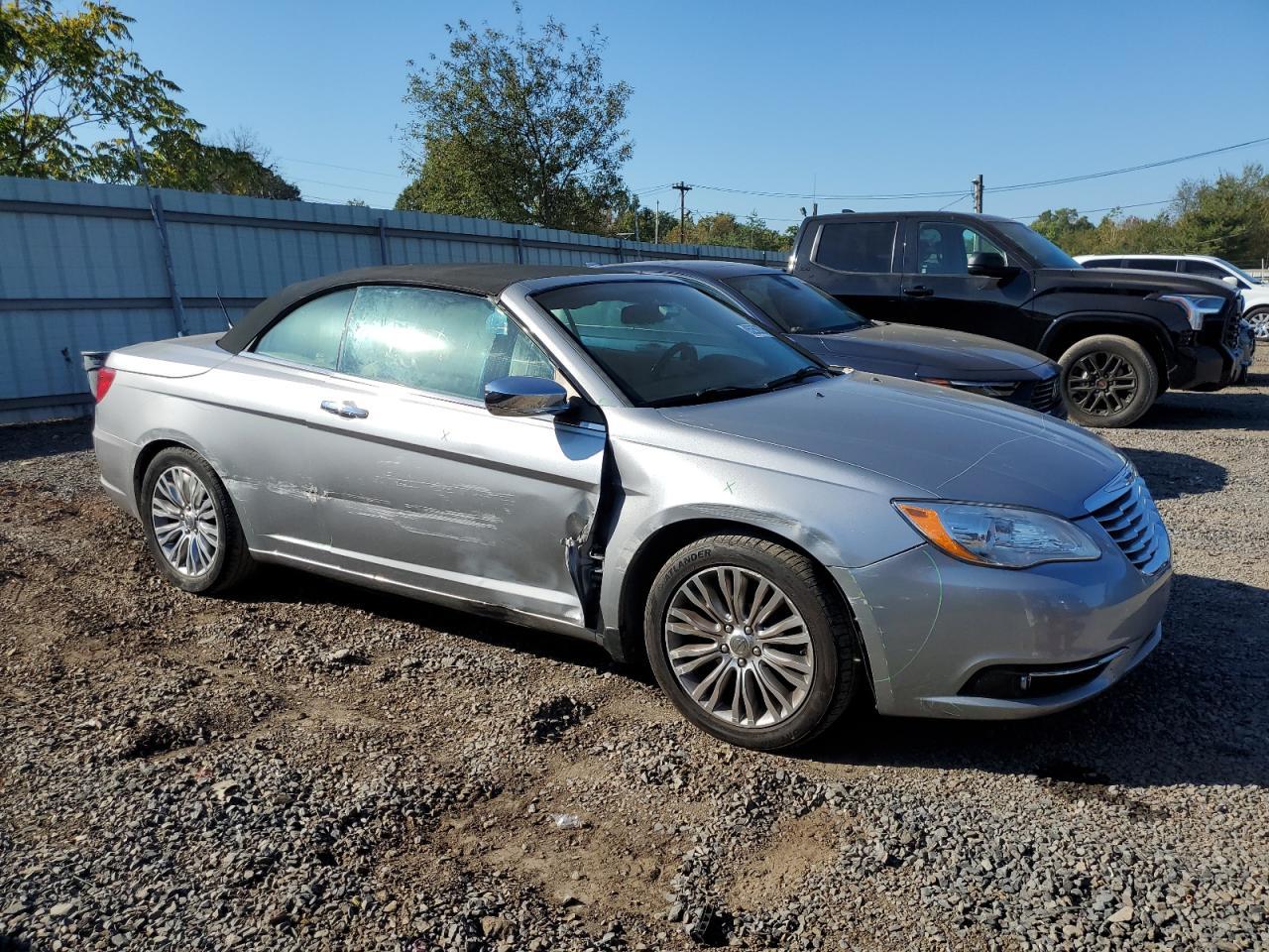 2013 CHRYSLER 200