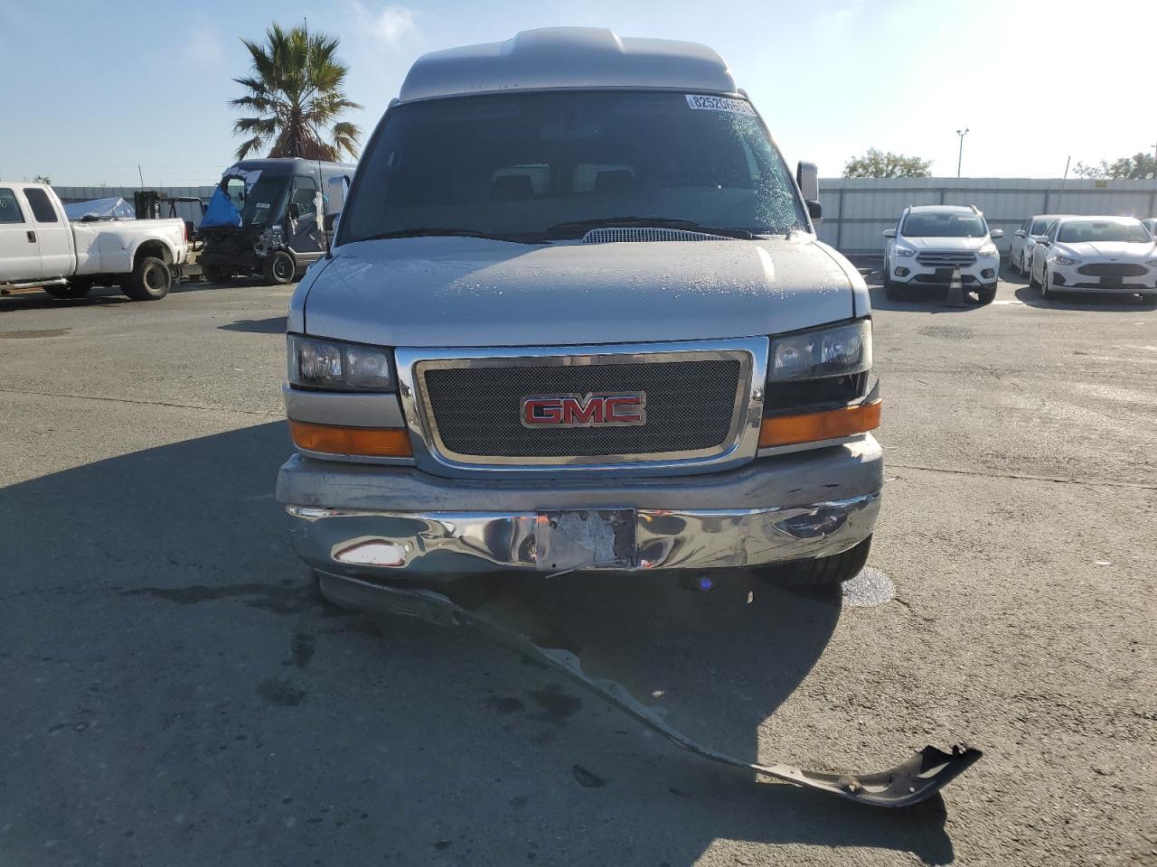 2010 GMC Savana