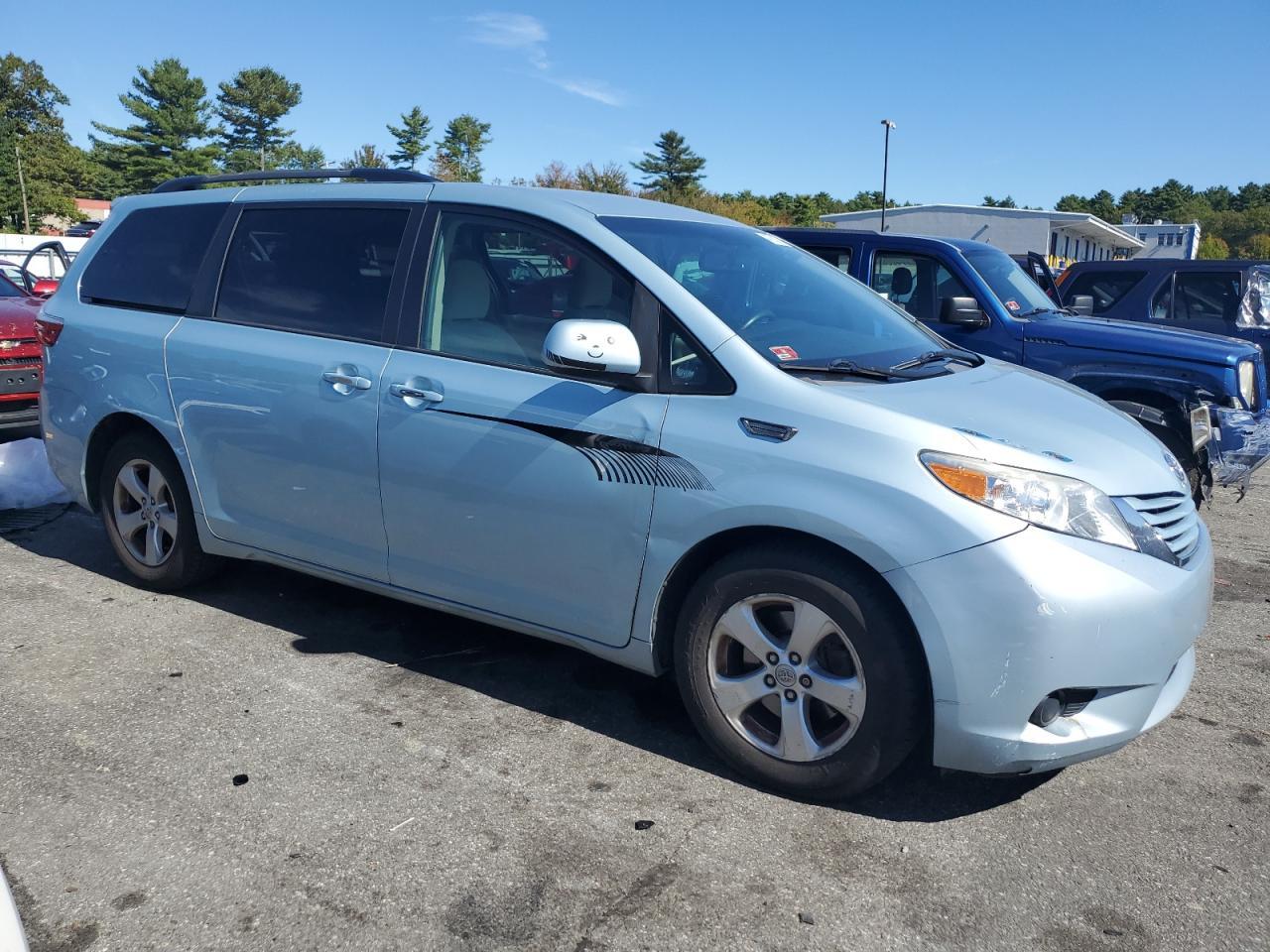 2016 TOYOTA SIENNA