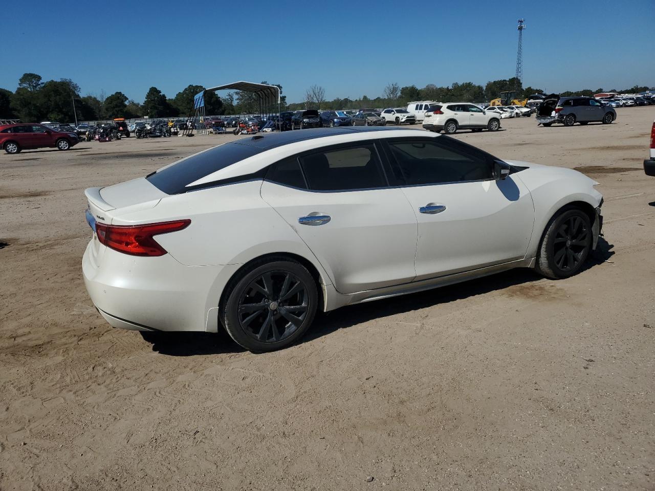 2016 NISSAN Maxima